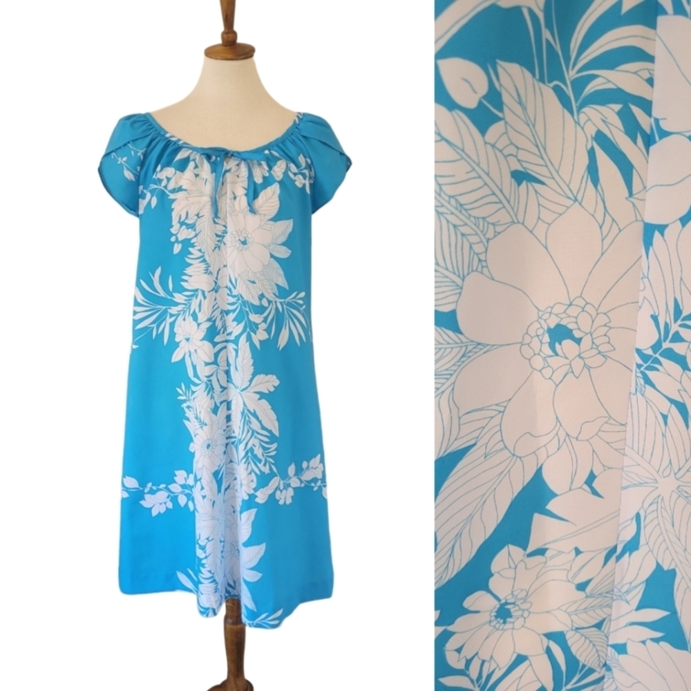 Vintage‎ Sand Pebble of Hawaii Blue and White Floral MuMu